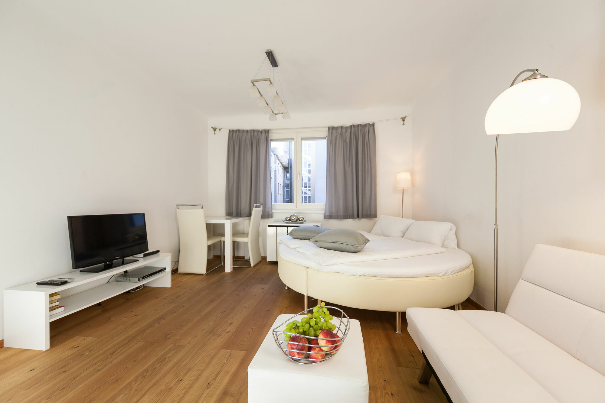 Puzzlehotel - Apartments Zentrum II Вена Экстерьер фото